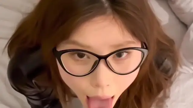 【嫩乳女大】 強制口交調教 掐著脖子後入被操哭!