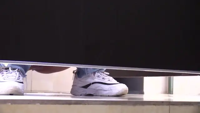 青春學藝術美眉刮過毛毛的嫩穴