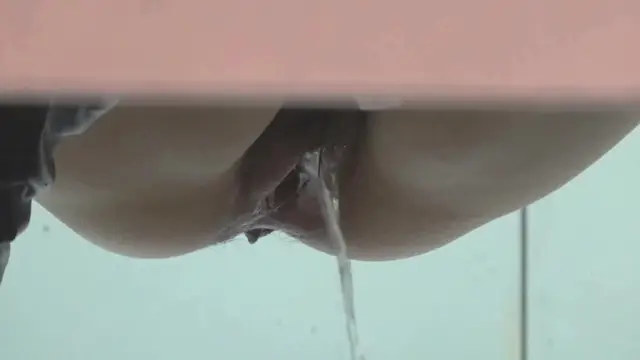 商城偷窺高顏值美少婦噓噓