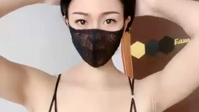 [直播] 一字馬女神 【文科老師】 大長腿魔鬼身材 舞蹈專業出身 高冷美女當面撒尿給你看 劈叉看逼 2
