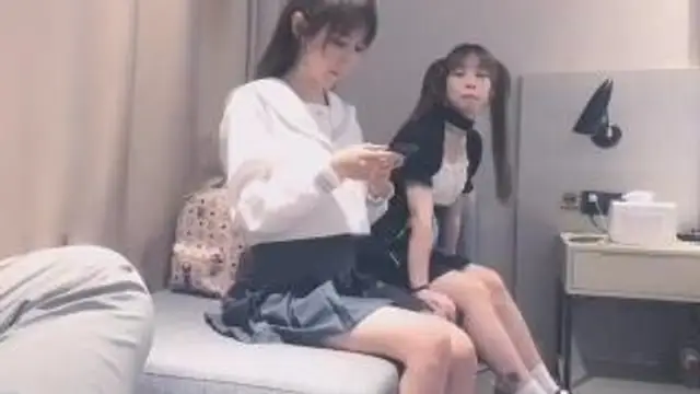 找兩個可愛的JK妹子雙飛